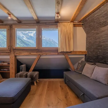아파트 Beautiful In Centre With Superb Mountain Views