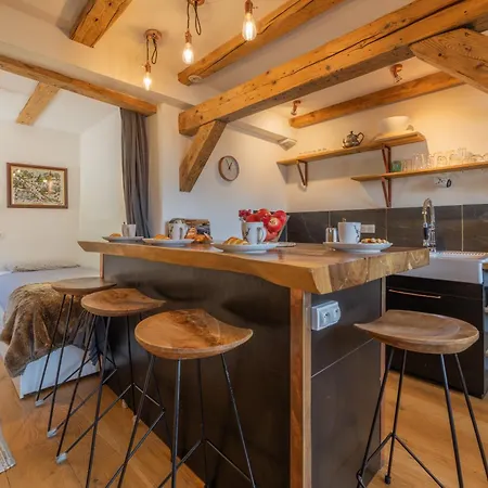 Beautiful In Centre With Superb Mountain Views Chamonix