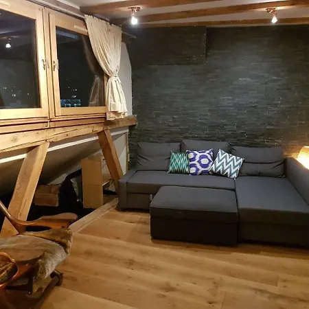 Beautiful In Centre With Superb Mountain Views 아파트