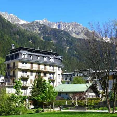 Beautiful In Centre With Superb Mountain Views Apartment *