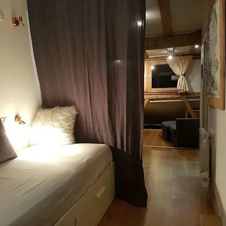 Beautiful In Centre With Superb Mountain Views Apartment