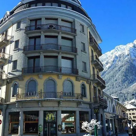 Beautiful In Centre With Superb Mountain Views *